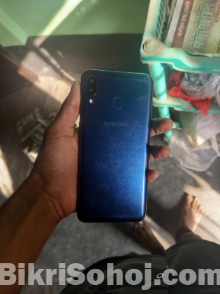 Samsung M20